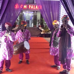 why hotel om palace